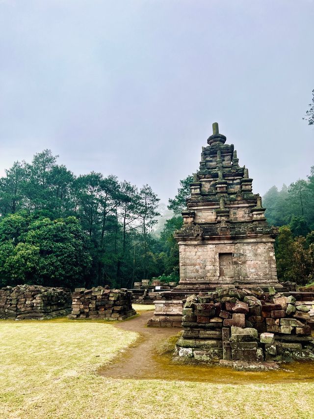 The Oldest Hindu Temple In Java⁉️🇮🇩😮