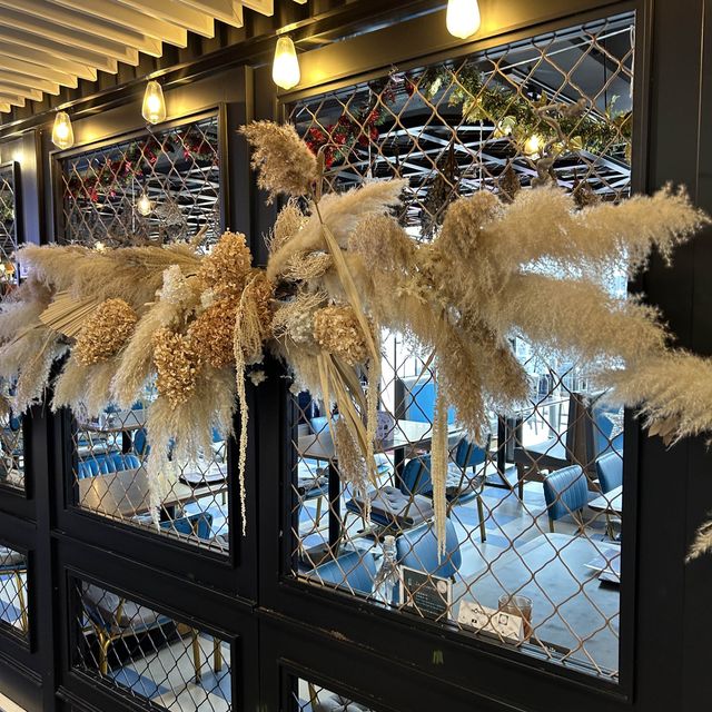 【 彷彿置身於歐洲小鎮餐廳一樣 】