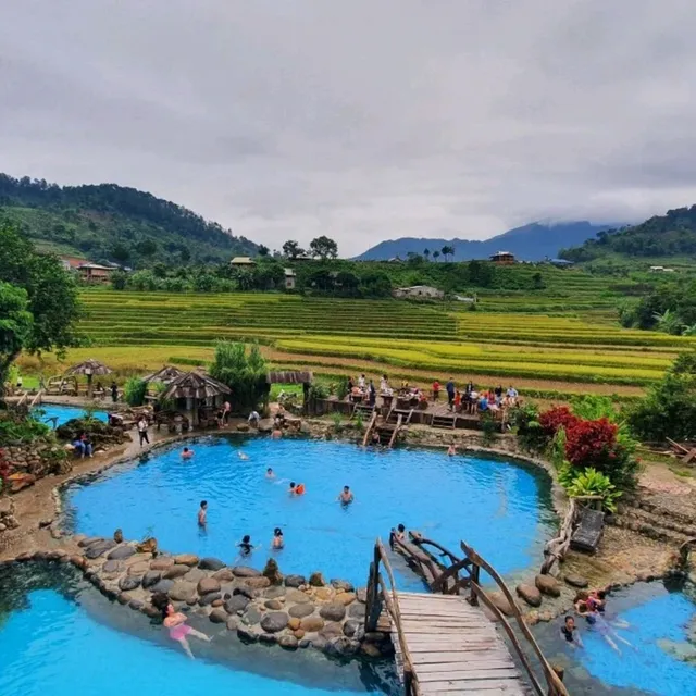 Trạm Tấu Hotsprings