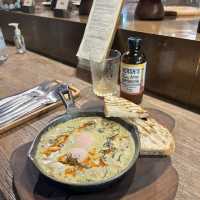 Creamy Crab Egg in Bangkok Cafe! 