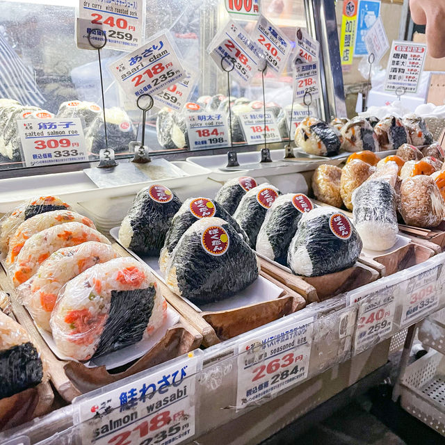 東京美食｜2023築地市場必吃推薦，大推半熟蛋飯糰🌟