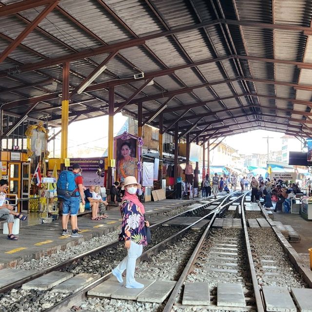 Catch the train! 