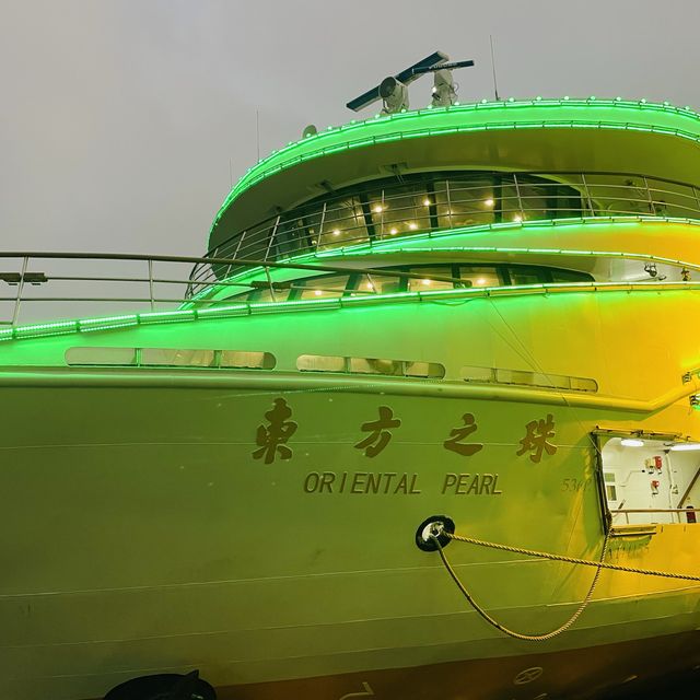 Oriental Cruise in Hongkong. (if you never been to a cruise ship, this is the best to try!! 🛥️