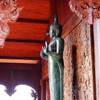 ไหว้พระขอพรกัน..วัดสมเด็จภูเรือมิ่งเมือง