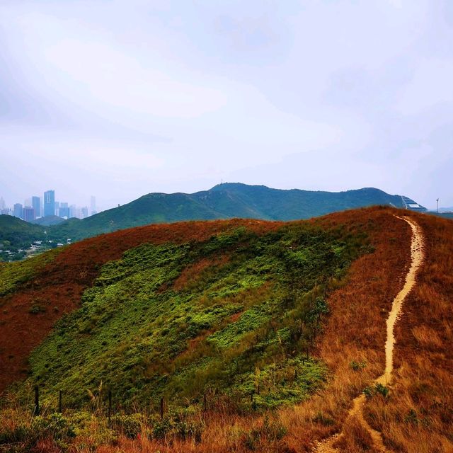 沿著邊境線行山