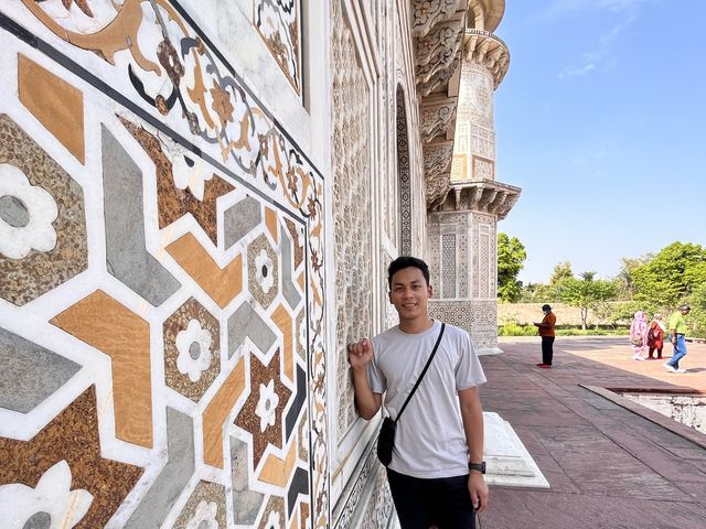 Agra's Art of Stone Carving