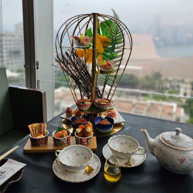 望住維港靚景享受精緻日式tea set🌸