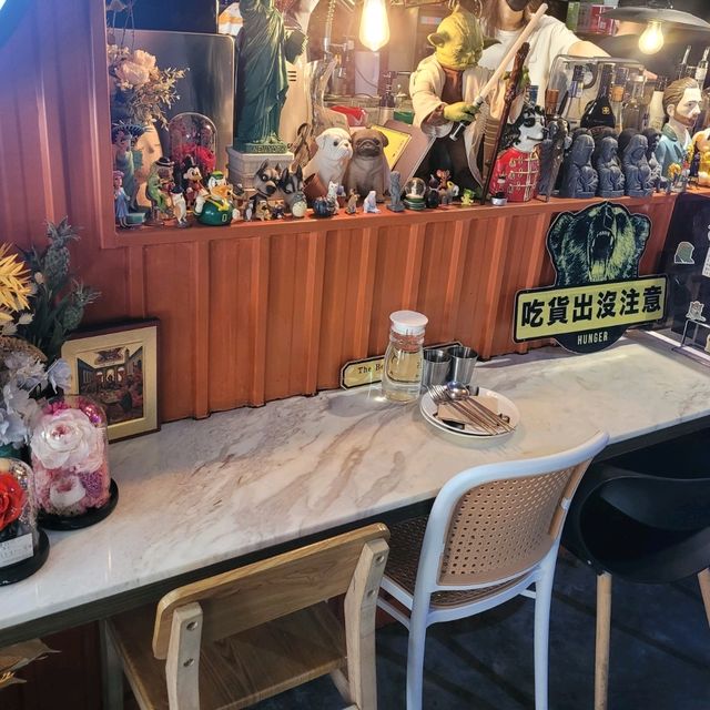 20-05-2023  好有夢幻色彩咖啡店