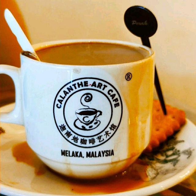 NOSTALGIC CAFÉ WITH LOVELY FOOD IN MELAKA.