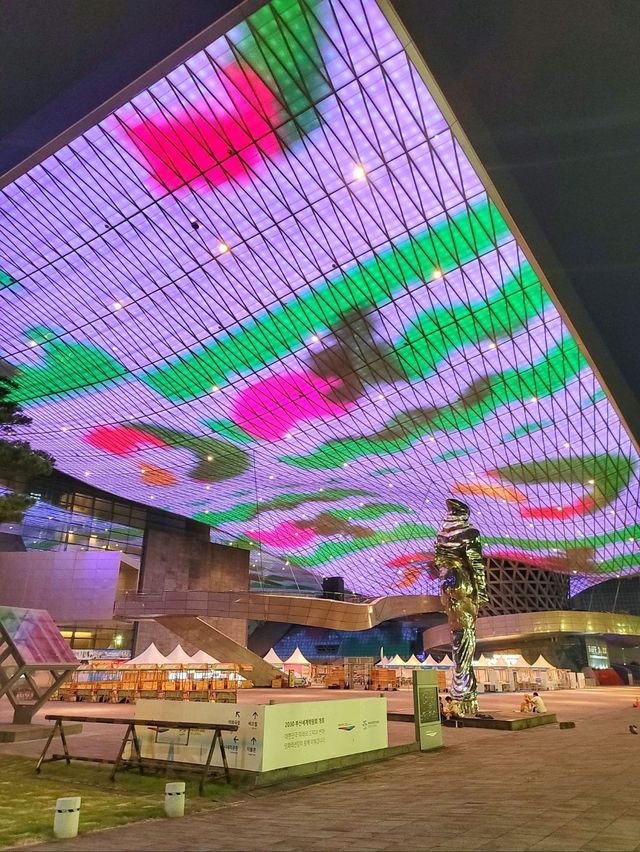 맥주 축제가 열리는 부산 야경맛집 영화의전당✨️🌈