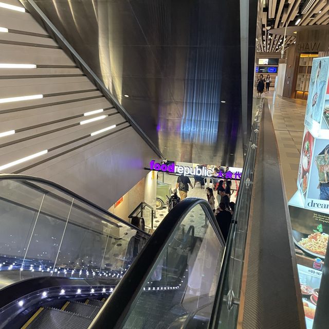 Eat, play, shop and enjoy at Shaw Centre!