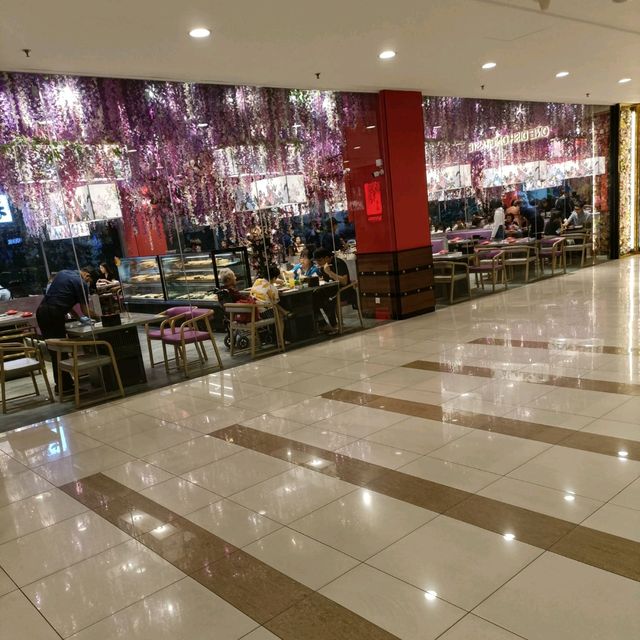 Gurney Plaza Shopping Mall