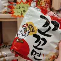 大阪コリアタウンでここだけ！自動調理器で熱々の韓国インスタントラーメン