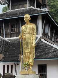 เที่ยวพิพิธภัณฑ์วัดเจดีย์หลวงชมของโบราณ