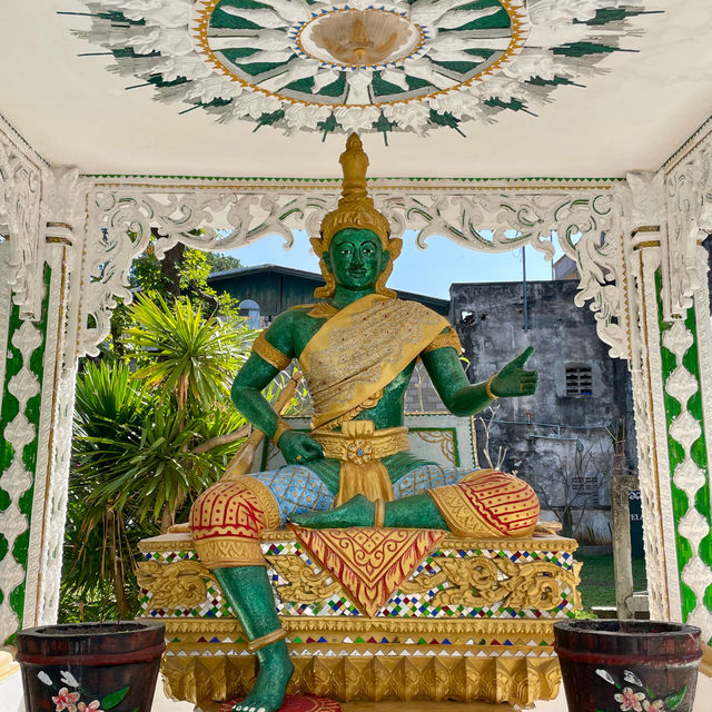 Inpeng Temple: Serenity in Vientiane