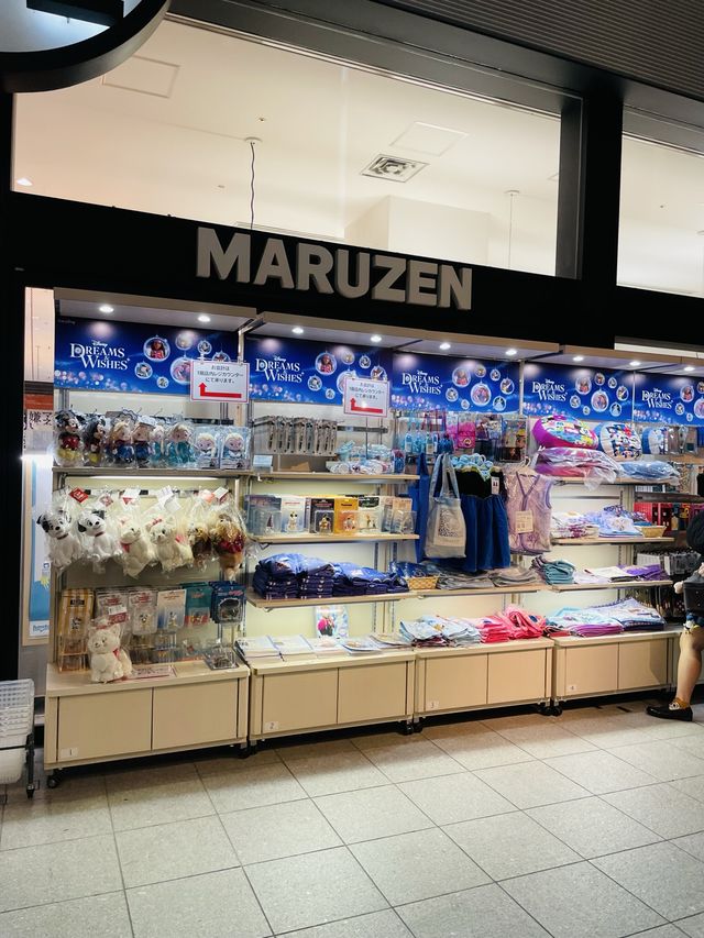 【東京都】Marunouchi Bright Christmas 2023  アナと雪の女王