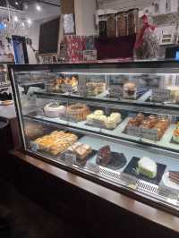 The amazing cakes, Kenny Hills Baker