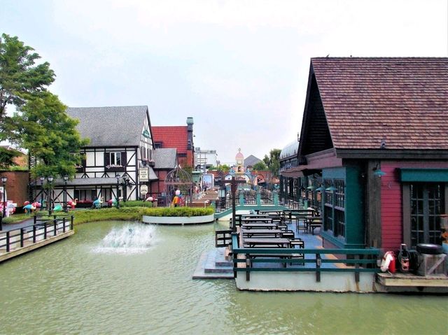 ร้านอาหารกึ่งธีมปาร์คสุดแฟนตาซี