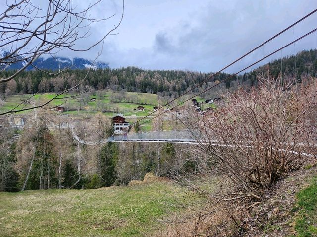【瑞士】夢幻峽谷吊橋：挑戰恐高症