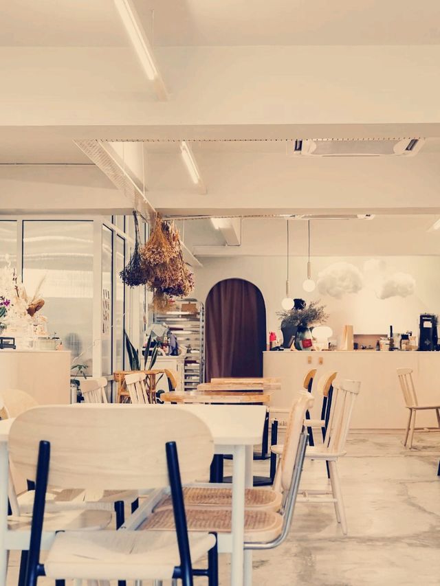 Fine Coffee & Flowers