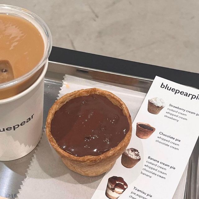 「Bluepearpie」：簡約風格咖啡店，咖啡香氣十足