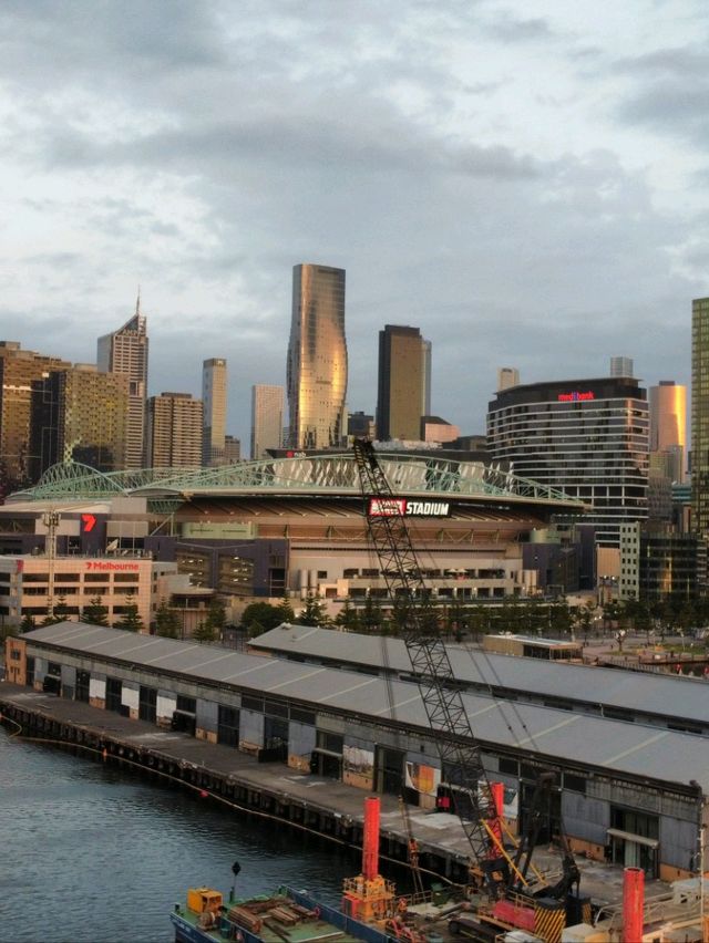 Sunset strolls at Victoria Harbour 