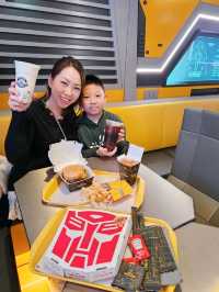 「Transformers餐廳」：親子餐廳，口碑爆棚！