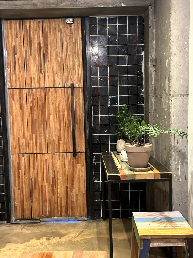 24時間営業の弘大カフェならココ！✨