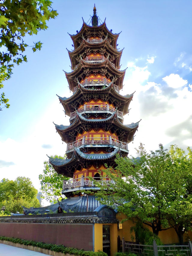 Longhua Pagoda