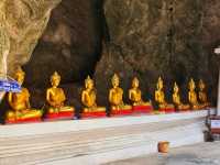 ณ  ถ้ำเขาหลวง