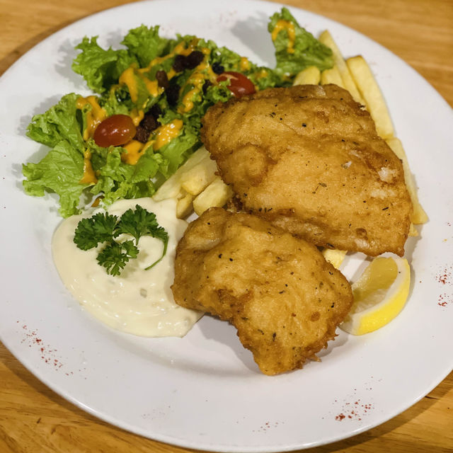 Dining in a Prehistoric Paradise: The Cave Restaurant Rocks!