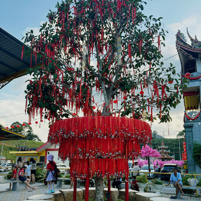 Tokong Si Thian Kong in Kuala Pilah - Serenity Amidst Scenic Beauty
