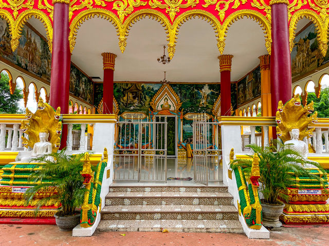 메콩강변 공원 앞 고즈넉한 사원..Wat Xieng Nyeun 