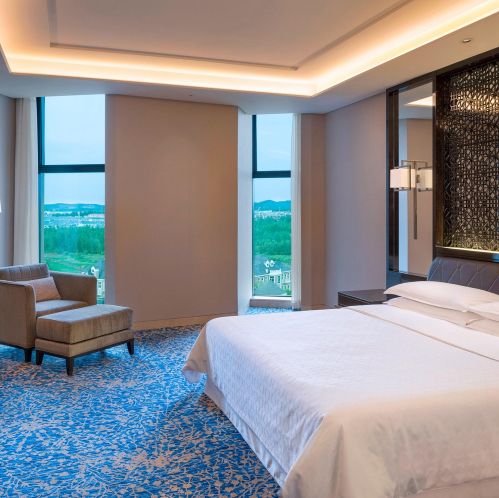 Sheraton Changchun Jingyuetan: Tranquil Luxury by Jingyuetan Park