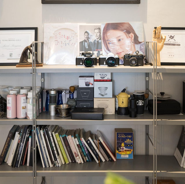ฉันท์ Studio & Cafe 