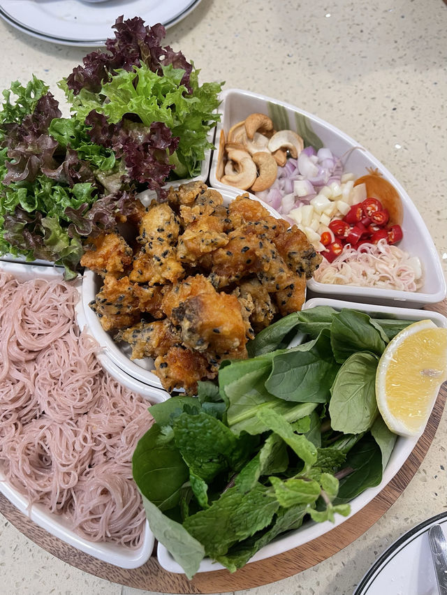 พาคุณแม่มาทาน เมนูพิเศษวันแม่ 🥗 โอ้กะจู๋