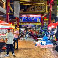 🇲🇾 Experience the Night Buzz at Petaling Street Market