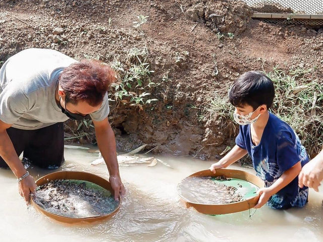 ขุดพลอย ที่บ่อพลอยเหล็กเพชร จันทบุรี 💎