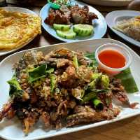 ลาบไก้พันแหวน อาหารพื้นเมืองเเต๊ๆเจ้า