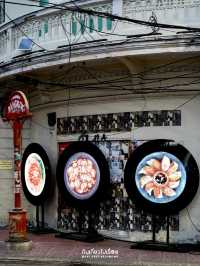 สำรวจเส้นทางอาหารหลากหลายวัฒนธรรมที่ถนนทรงวาด