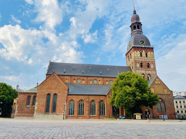 An unforgettable city to explore 🇱🇻👫😎