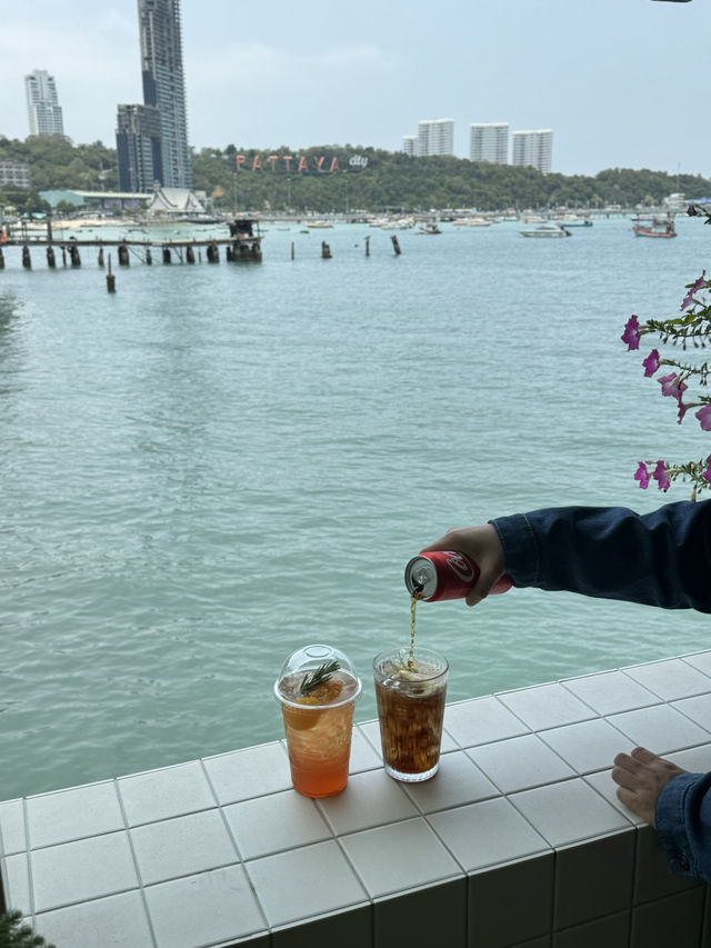 บ้านเล โฮมคาเฟ่ | พัทยา 🏡✨🥤⛴️