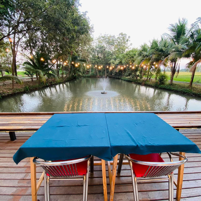 เพลิน Cafe & Restaurant