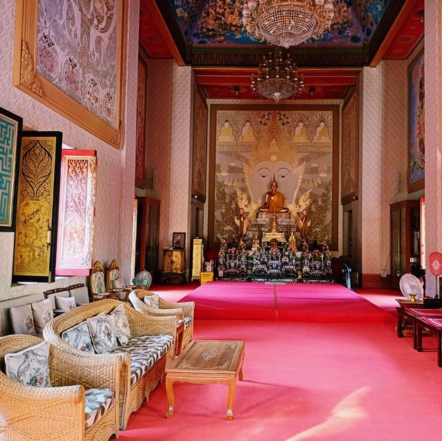 泰國曼谷市區歷史古跡皇家寺廟:Wat Sutthiwararam，精美絕倫的建築和雕像，適合打卡拍照📸好去處