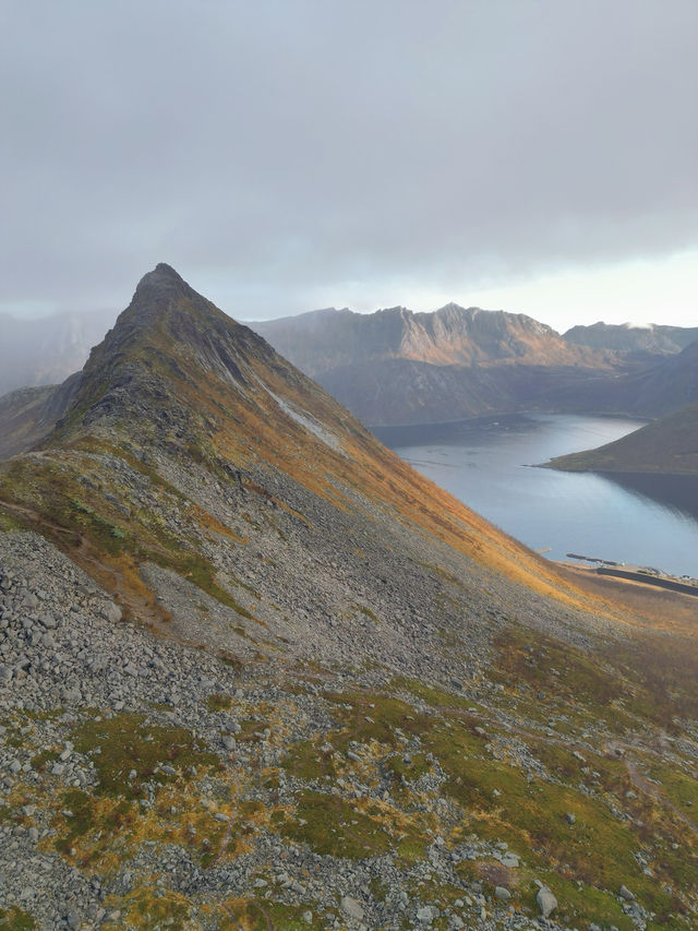 ยอดเขา Hesten เมือง Senja Norway 