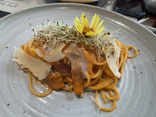 布吉網紅咖啡店， 共享工作空間 ，畫廊，餐廳集合於一身