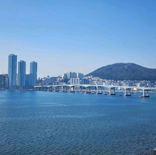요즘 핫하게 뜨고있는 부산의 흰여울마을을 가보자