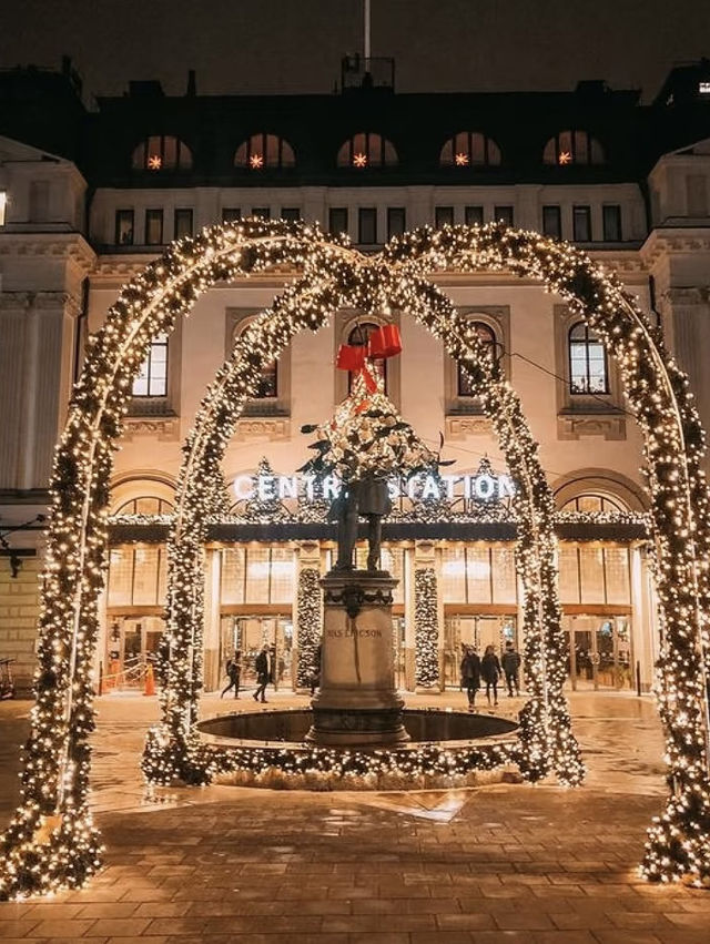 Tinsel, Tartans, and Treats: Edinburgh’s Enchanting Christmas Market
