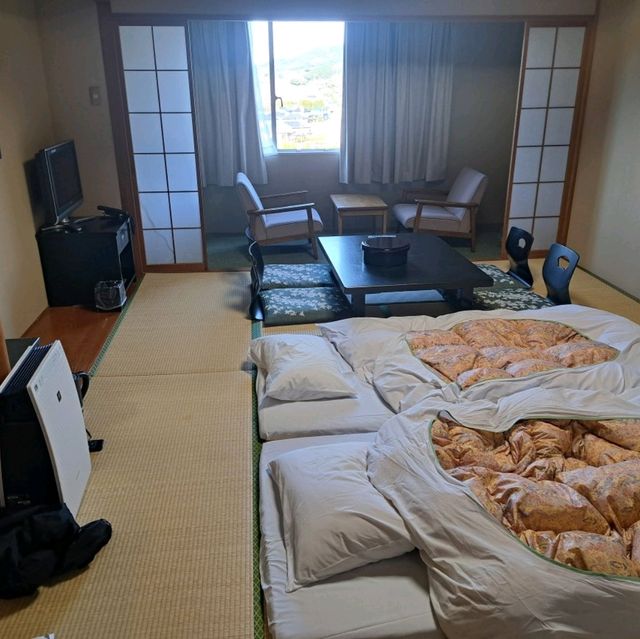 教堂，網球場，乒乓球， mini Bar 也有的溫泉酒店 全日唔出去在這邊也好玩