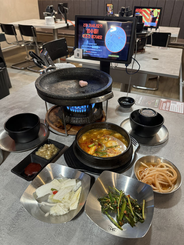 【韓国旅行】ソウル文来／にんにく大量！甘辛豚カルビ